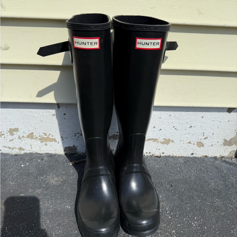 Hunter Black Tall Gloss Rain Boots